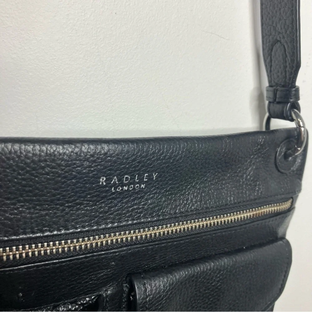 Radley London‎ black leather Wilton Way Crossbody bag small/medium